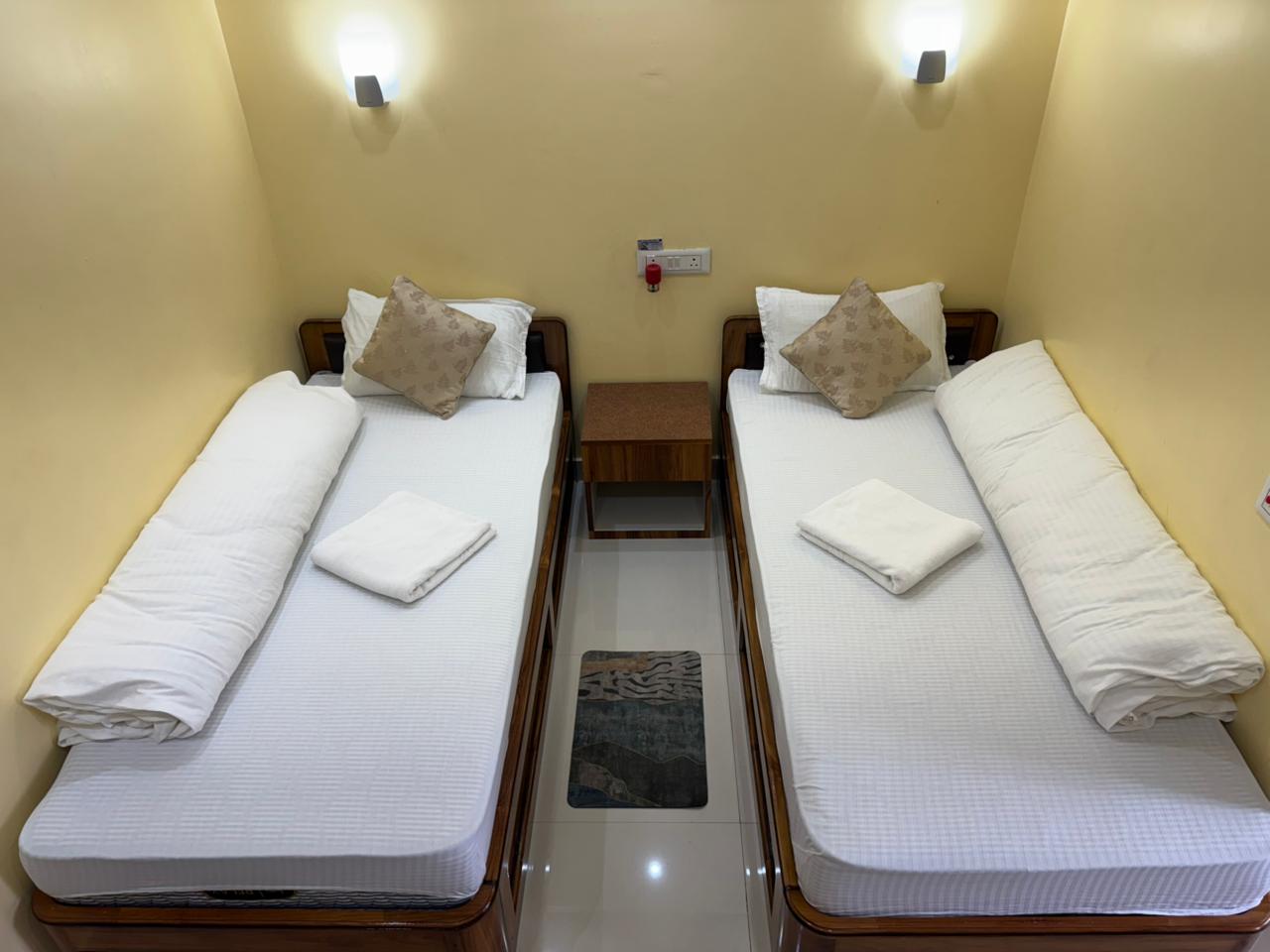Twin Room at MADHAB LODGE